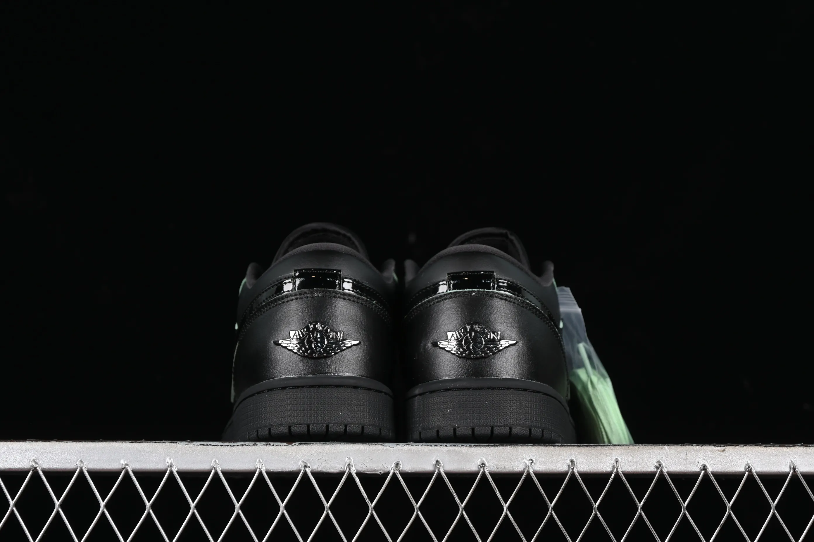 All Categories Air Jordan Jordan Series Basketball Shoes Air Jordan 1 Low Air Jordan 1 Low "Black Cat" AJ1 Joe 1 Special Edition Black Low-top Basketball Shoes HM3690-001